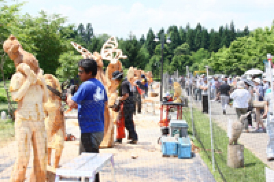 第6回東北チェンソーアート競技大会 | 北秋田市ホームページ