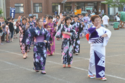 合川中学校女子生徒の通り踊り