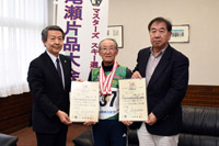 写真：伊藤さん全日本マスターズスキー優勝報告1