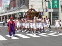 鷹巣神社の祭典(みこしの巡行1)