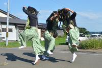 躍動する３匹の獅子