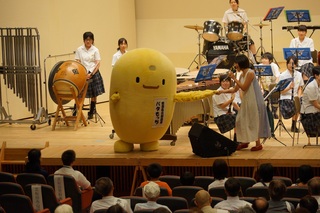 北鷹高校吹奏楽部の皆さんと本城奈々さんによるライブ