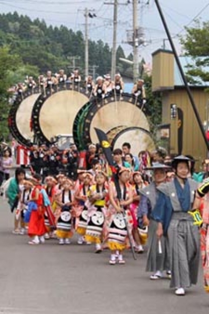 勇壮な大太鼓の響きとともに豊作を祈願 | 北秋田市ホームページ