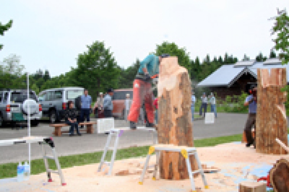 材質→杉　チェーンソーアートになります。 18f6b0805abe90b679c217adb3fb38