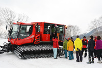 新たに導入された客室付き圧雪車