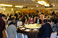 約１３０人が参加し、親睦を深めた東京ふるさと森吉会（11月6日、東京都内）2