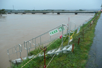 米代川堤防と鷹巣橋
