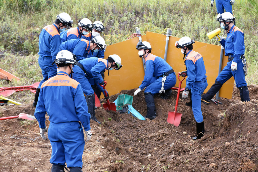  重機を使用した人命救助訓練