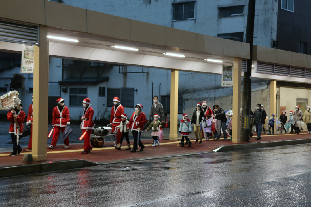 クリスマス仮装パレード