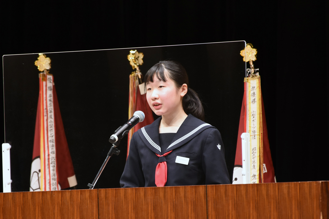 防火・防災作文を朗読する飯坂さん