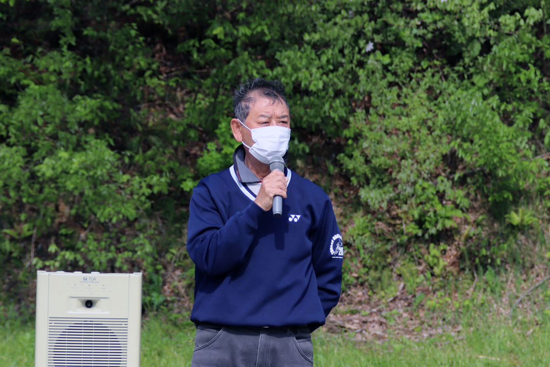 主催者をあいさつの佐藤館長