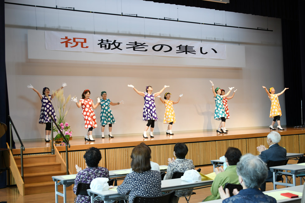 鷹巣婦人会による「東京ブギウギ」