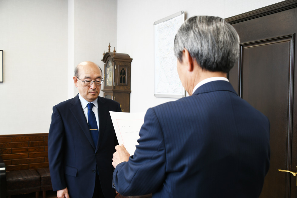 教育委員会委員委嘱状交付式