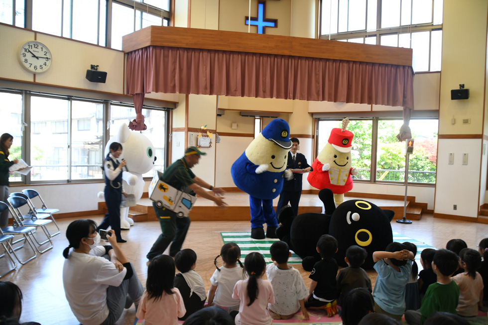 マスコットキャラクターたちによる寸劇