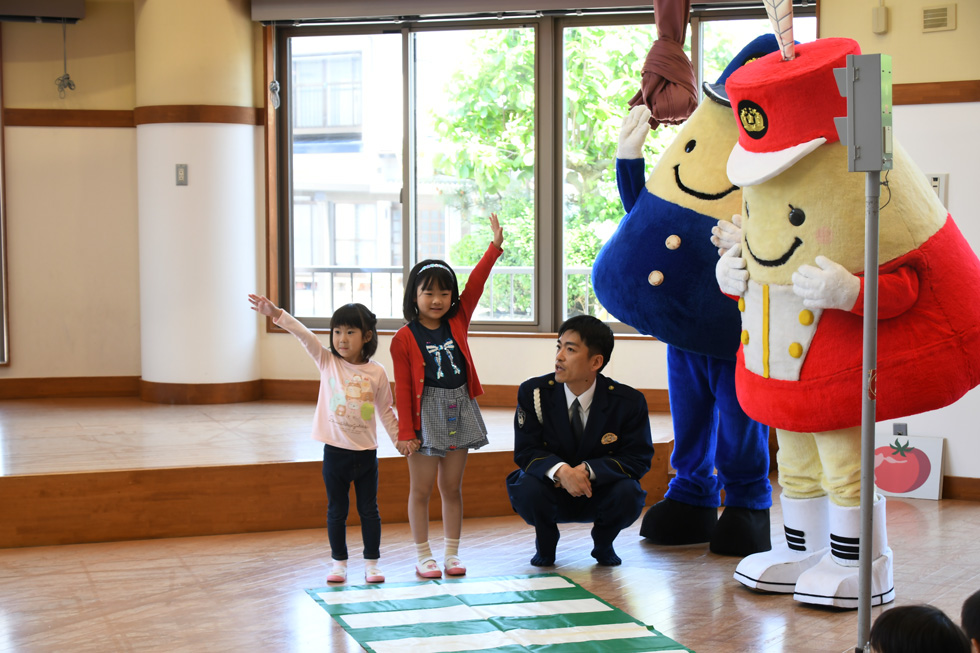 マスコットキャラクターと学ぶ交通安全教室