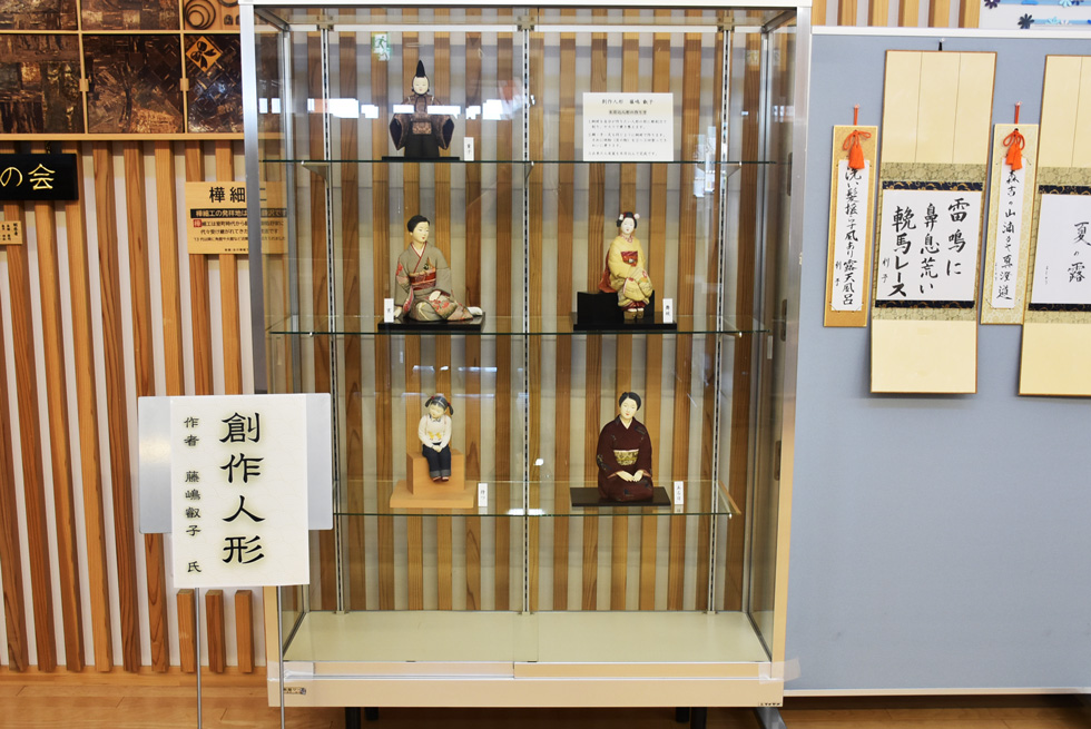 藤嶋叡子による創作人形の展示