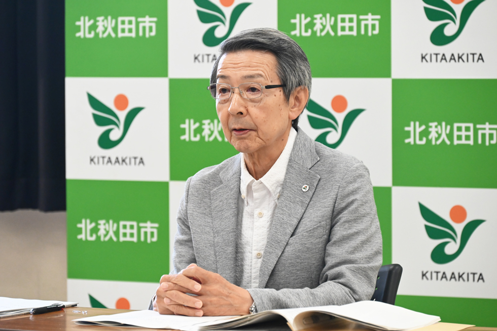 津谷市長 [367KB]