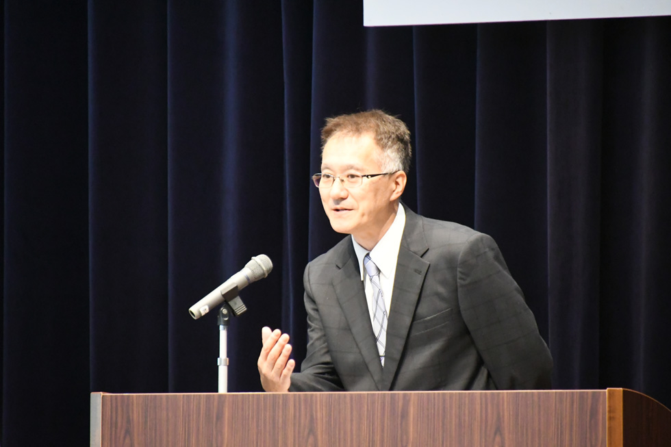 講評をする工藤審査委員長