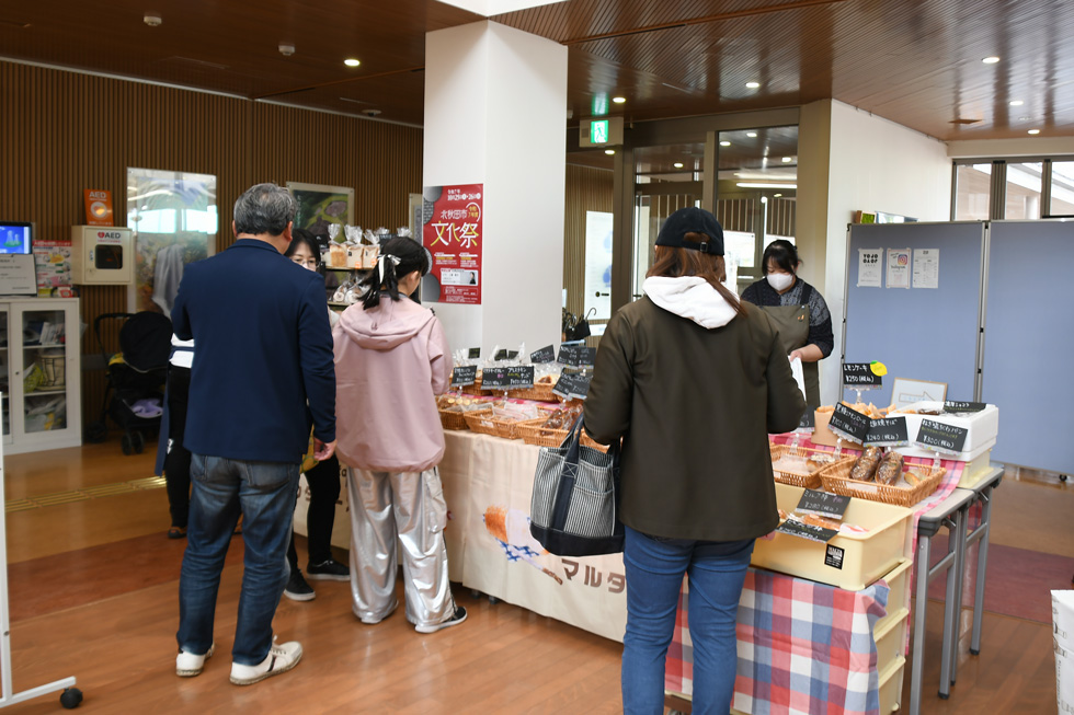 販売コーナーの様子（マルタベーカリー）
