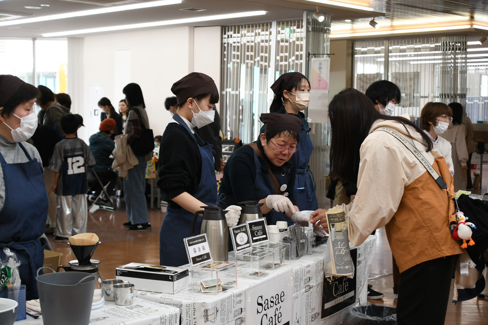 販売コーナーの様子（障がい者生活支援センター『ささえ』）