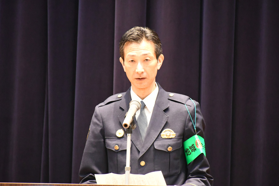 あいさつをする茂木北秋田警察署長