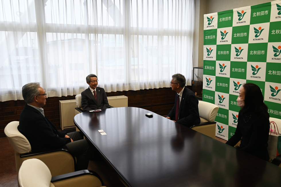 懇談の様子  [353KB]