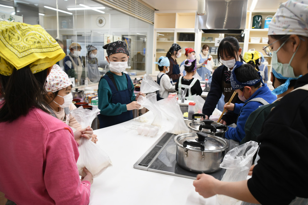 家庭　調理実習の様子