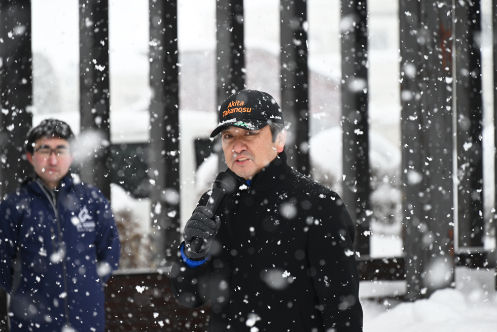 あいさつする小笠原代表理事組合長