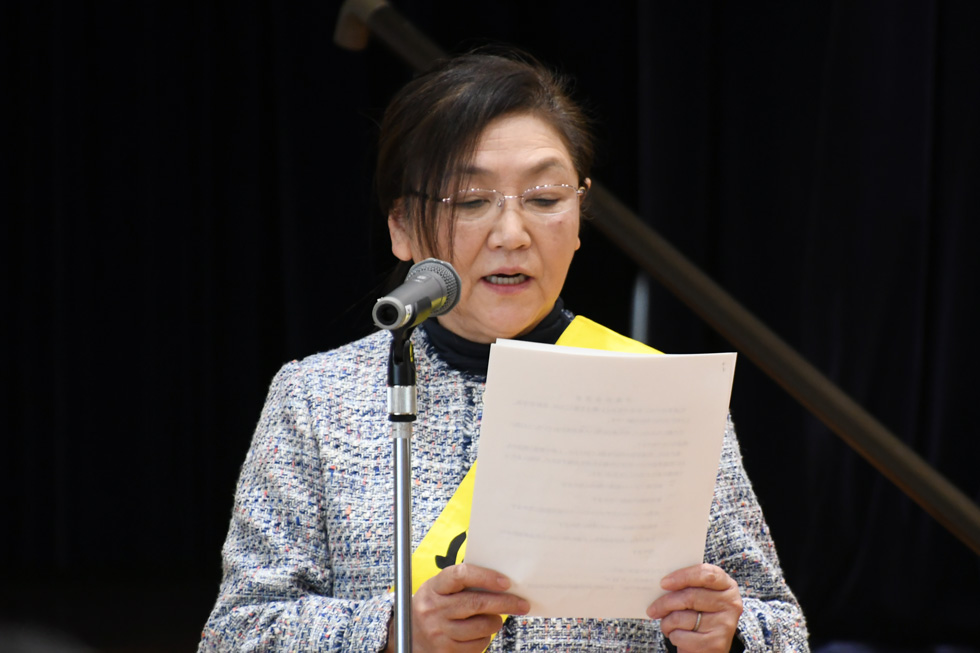 交通安全宣言をする原田副会長