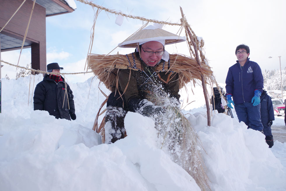令和8年 JA秋田たかのす青年部「雪中稲刈り」と「作占い」 | 北秋田市