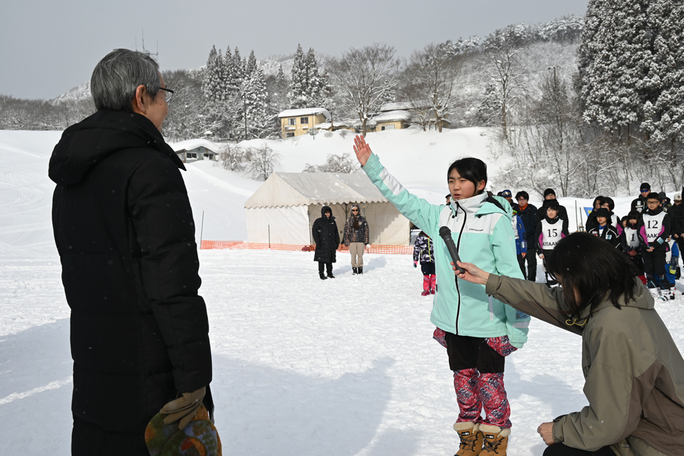 選手宣誓する斉藤さん