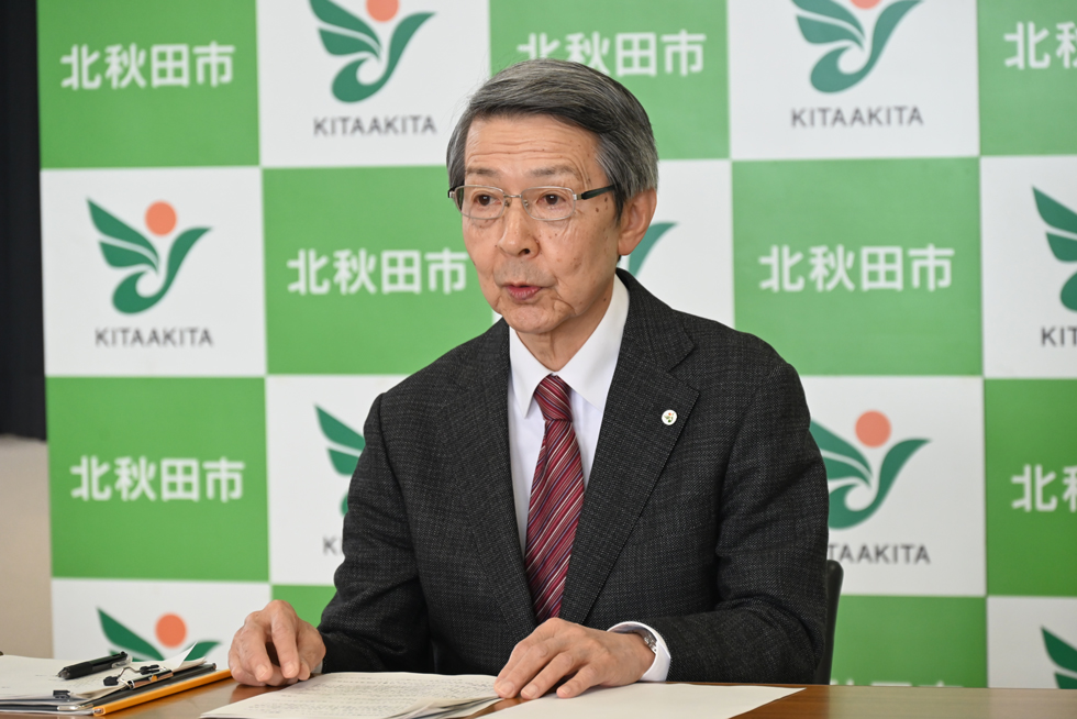 津谷市長 [340KB]