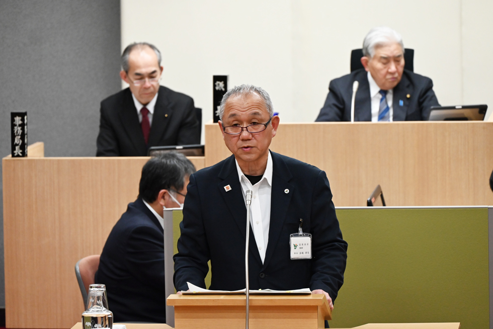 議案の提案(長岐建設部長)