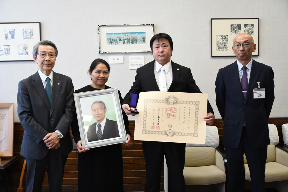 故 関口 正則氏 叙勲伝達式