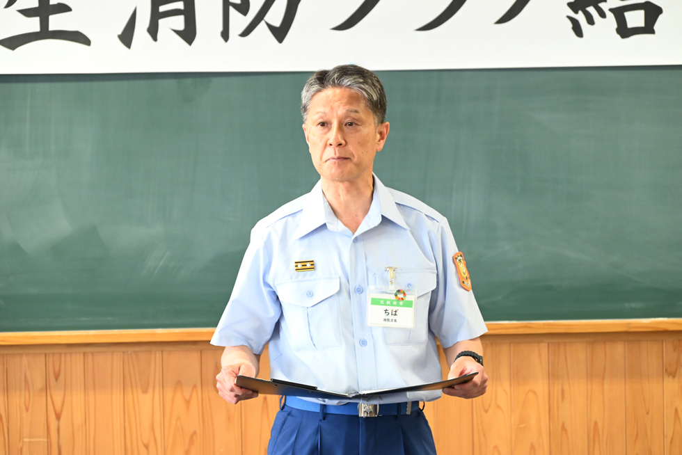 あいさつをする千葉消防次長
