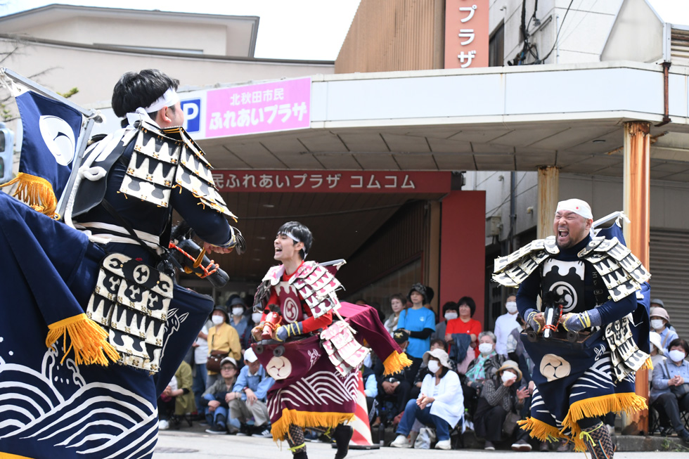 会場に勇ましい声が響き渡る