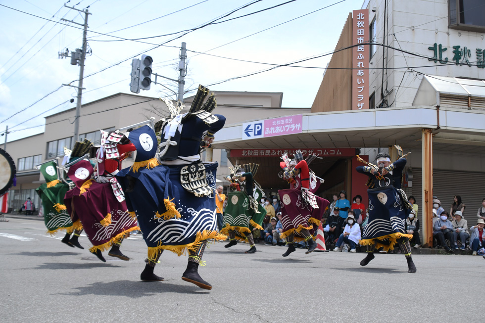 比立内獅子踊保存会 比靖会の駒踊り