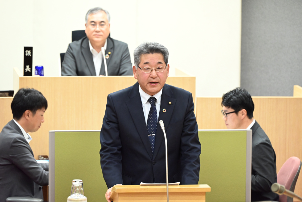 石崎賢一議員（瑞北会）
