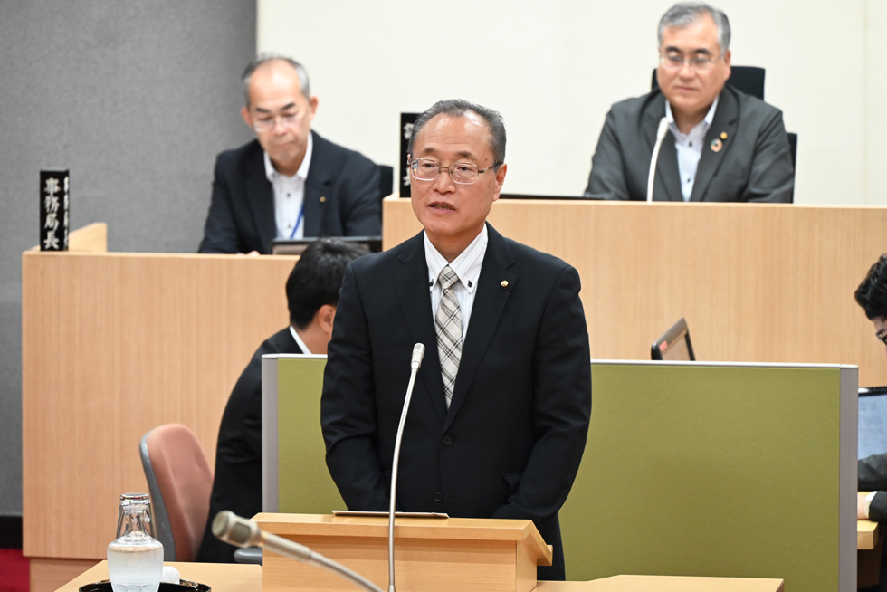 小松正彦議員(市民クラブ)