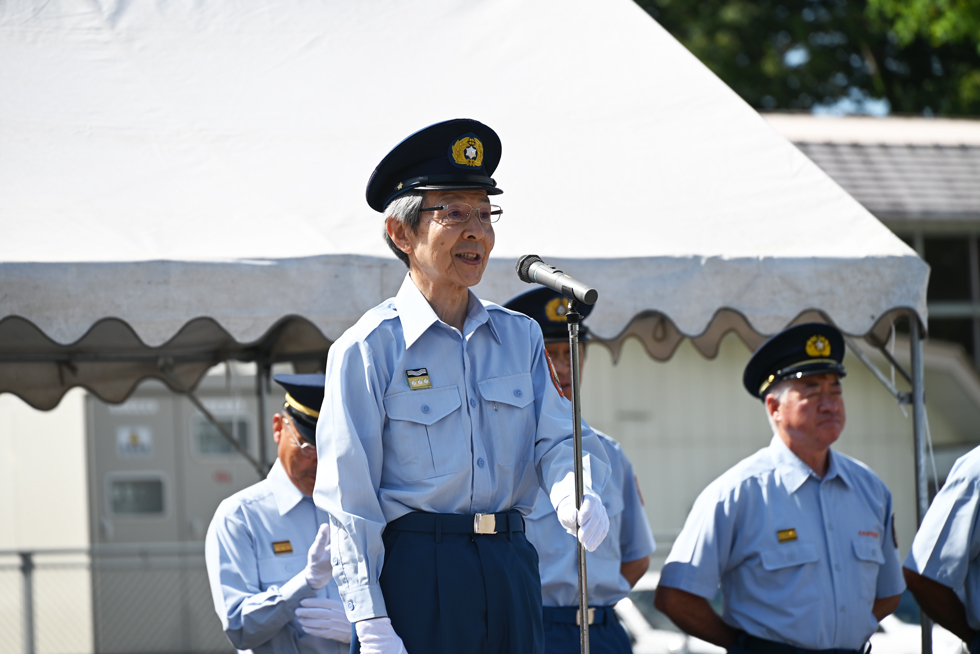 あいさつする津谷市長