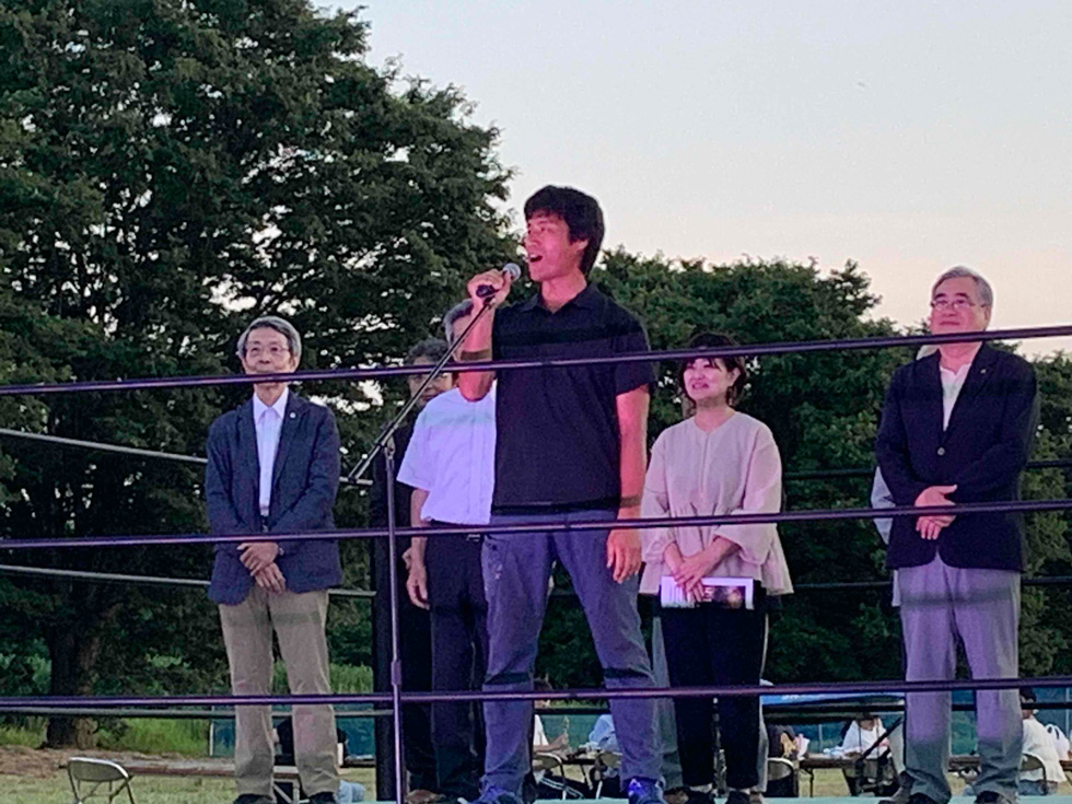 あいさつをする中嶋委員長