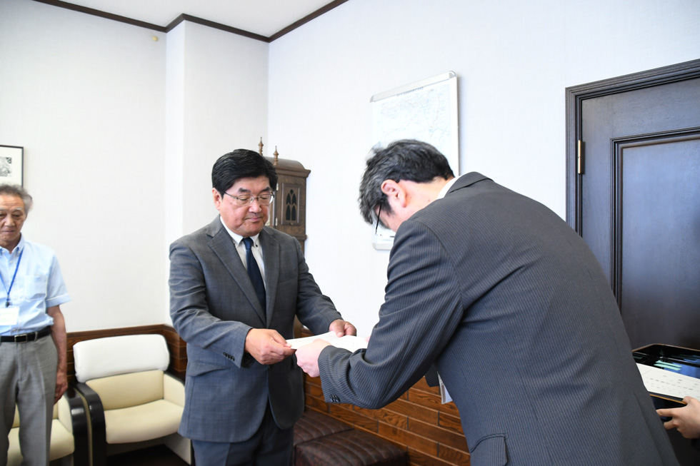 新任の成田さん
