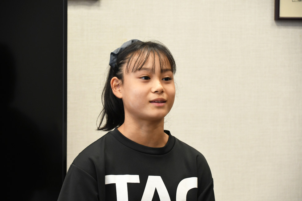 意気込みを述べる金田さん