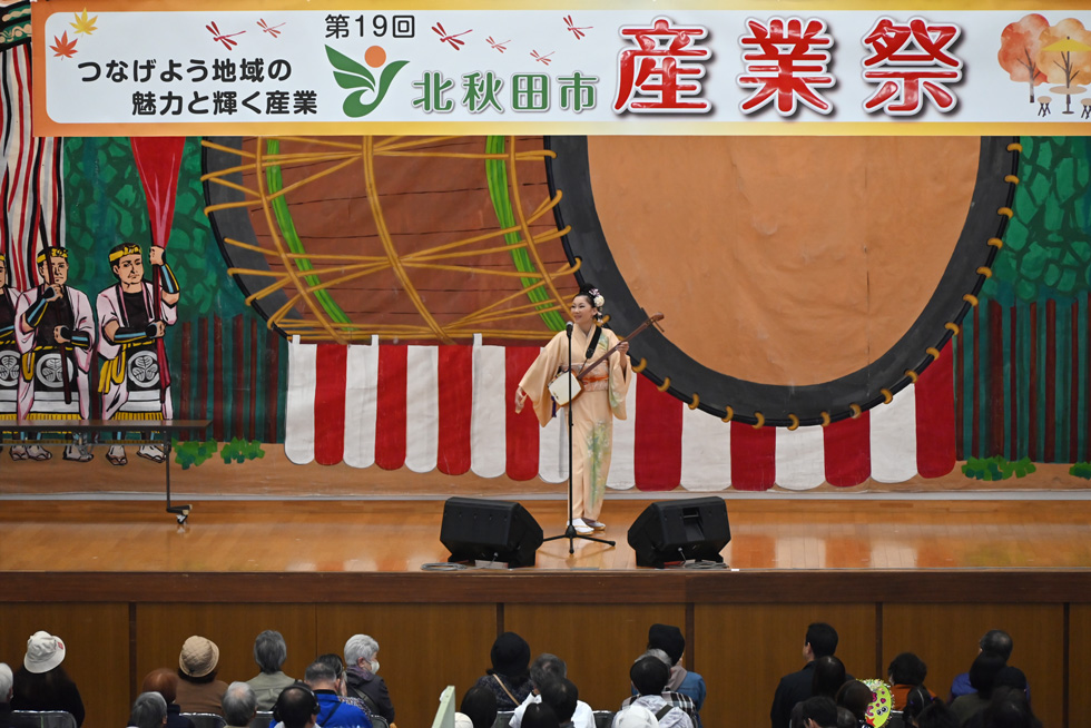 ものまねシンガー翔子さんによるライブ